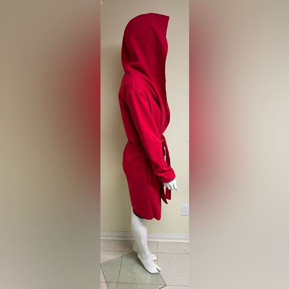 Red Trench - Picture 2 of 4